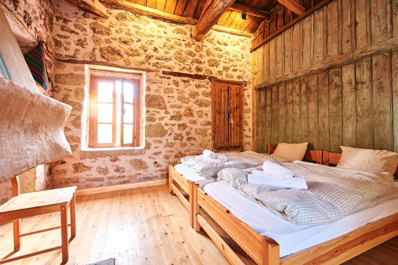 Elisson Hostel Крионерион Экстерьер фото
