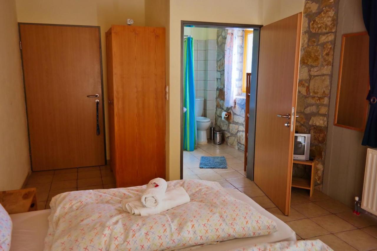 Elisson Hostel Крионерион Экстерьер фото